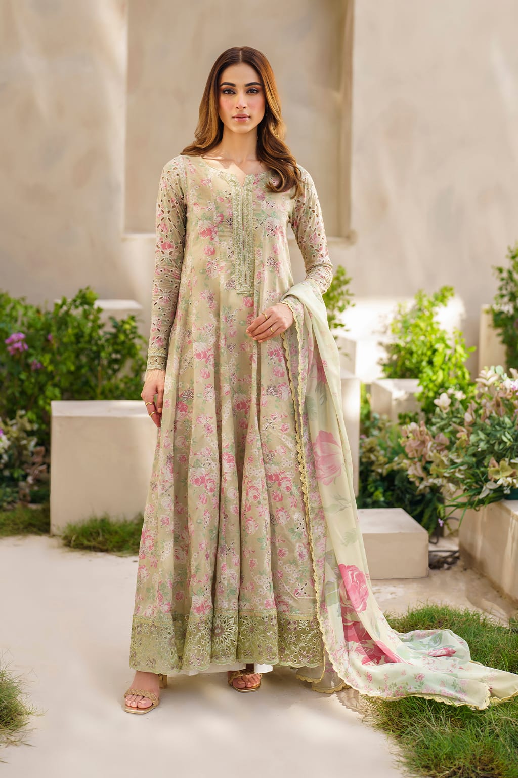 Iznik SFL-05 Embroidered Lawn