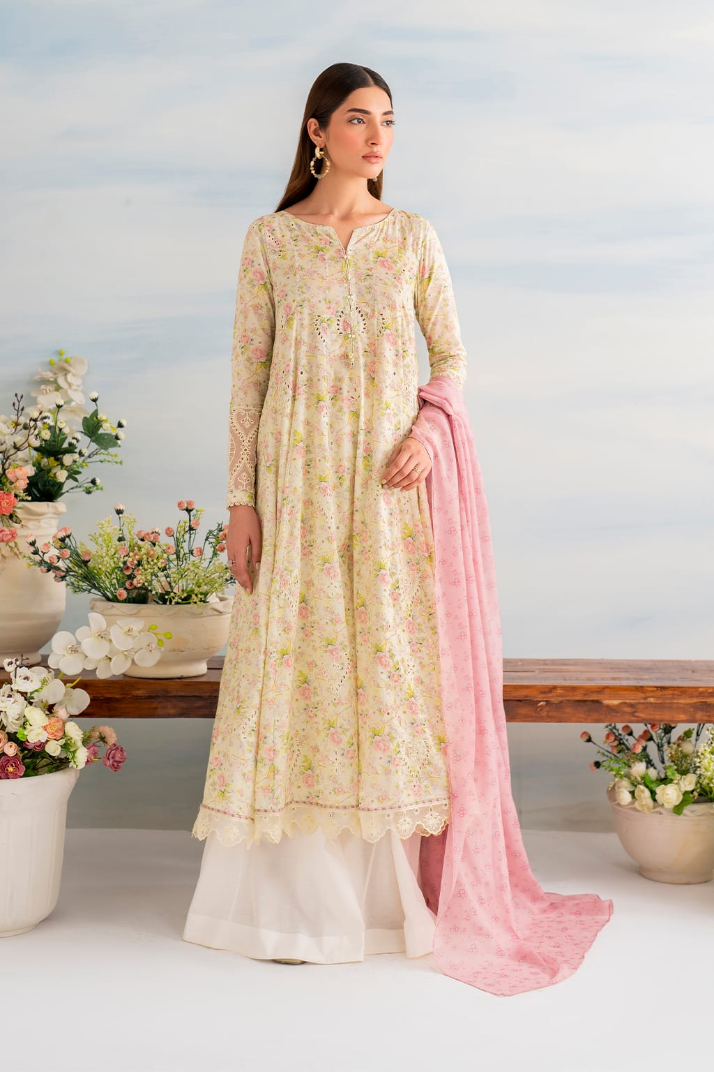 iznik IGL-07 Embroidered Lawn