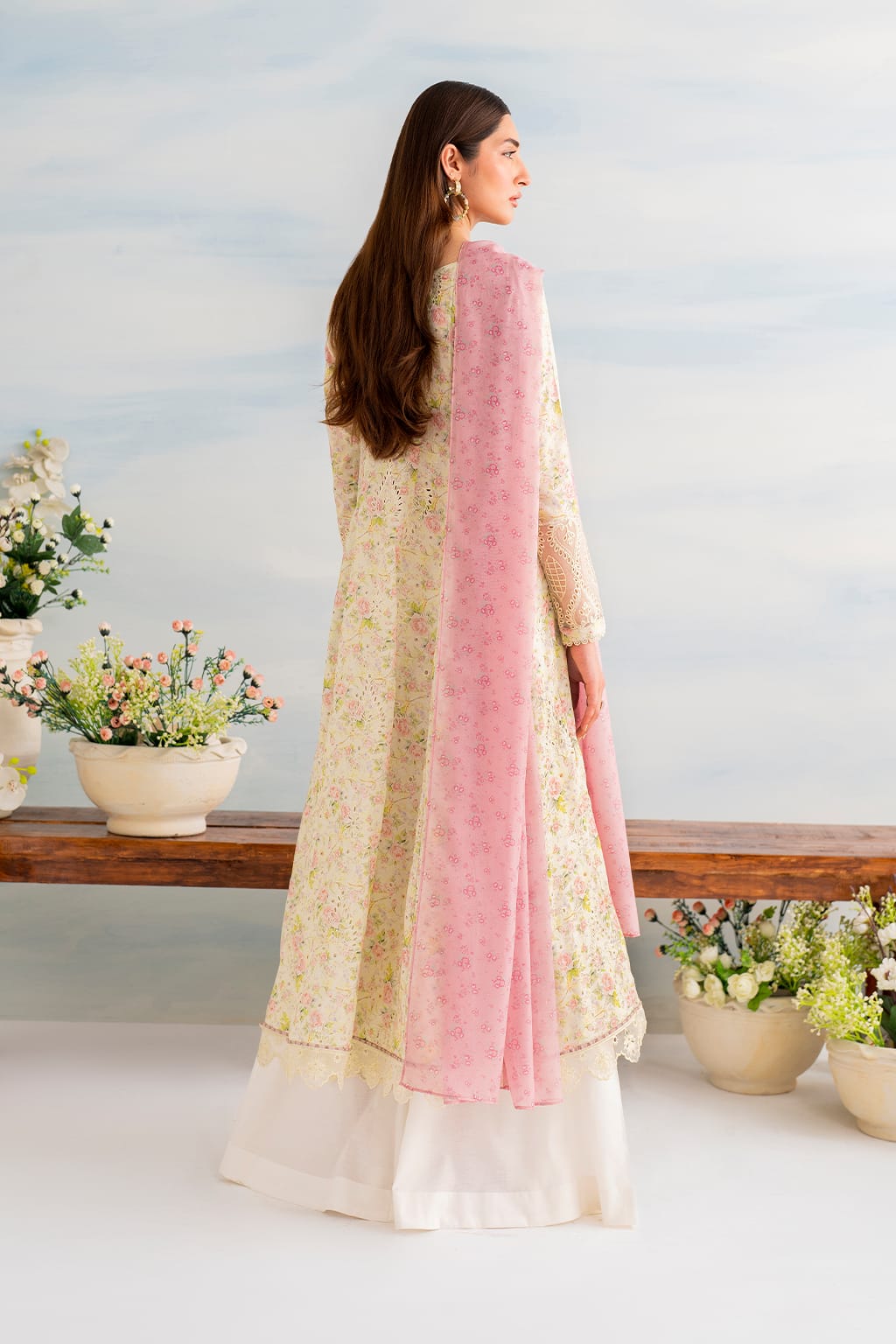 iznik IGL-07 Embroidered Lawn